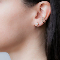 MOONAGE PEARL STUDS - SILVER