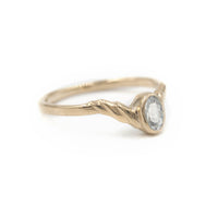 DIAMOND LAUREL RING - 14K GOLD