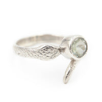 GREEN AMETHYST BIG BOA RING - SILVER