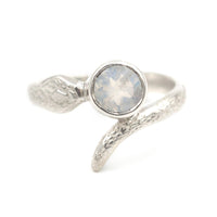 MOONSTONE BIG BOA RING - SILVER