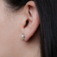 MOONAGE PEARL STUDS-SILVER