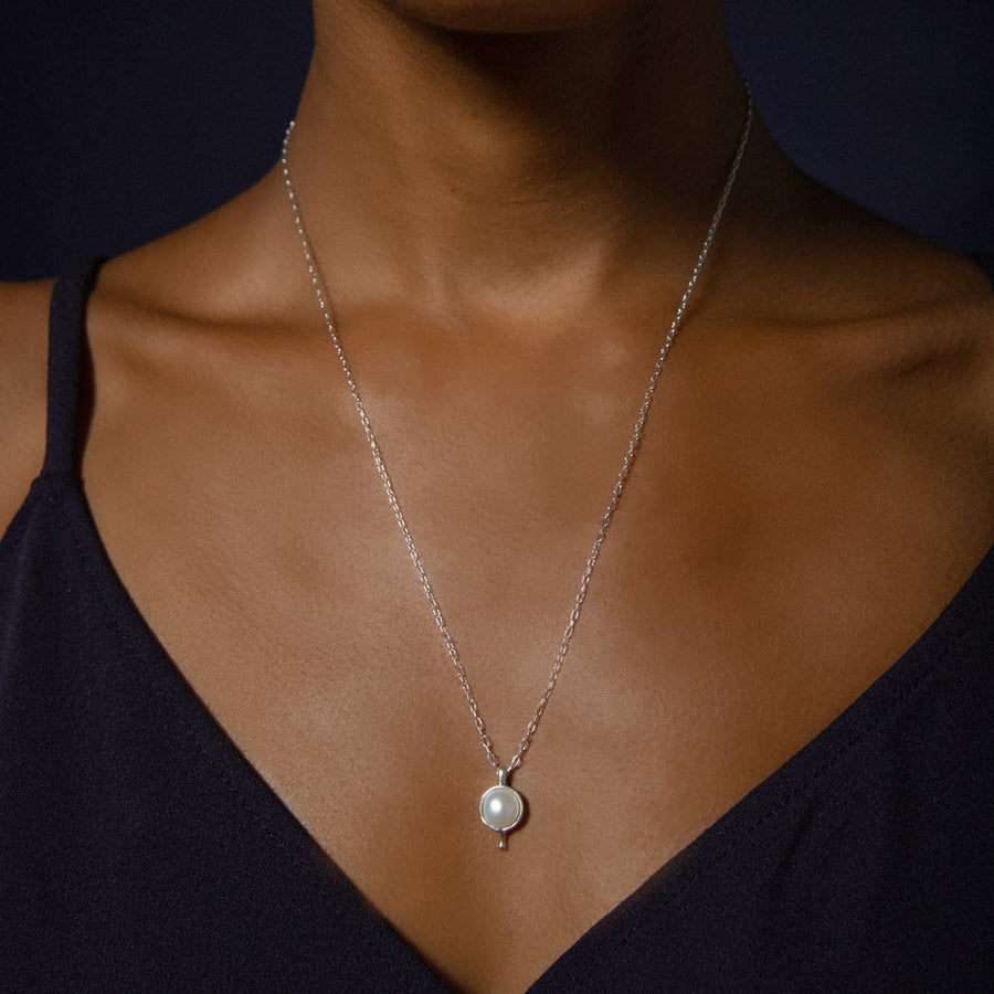 PEARL FLUX NECKLACE